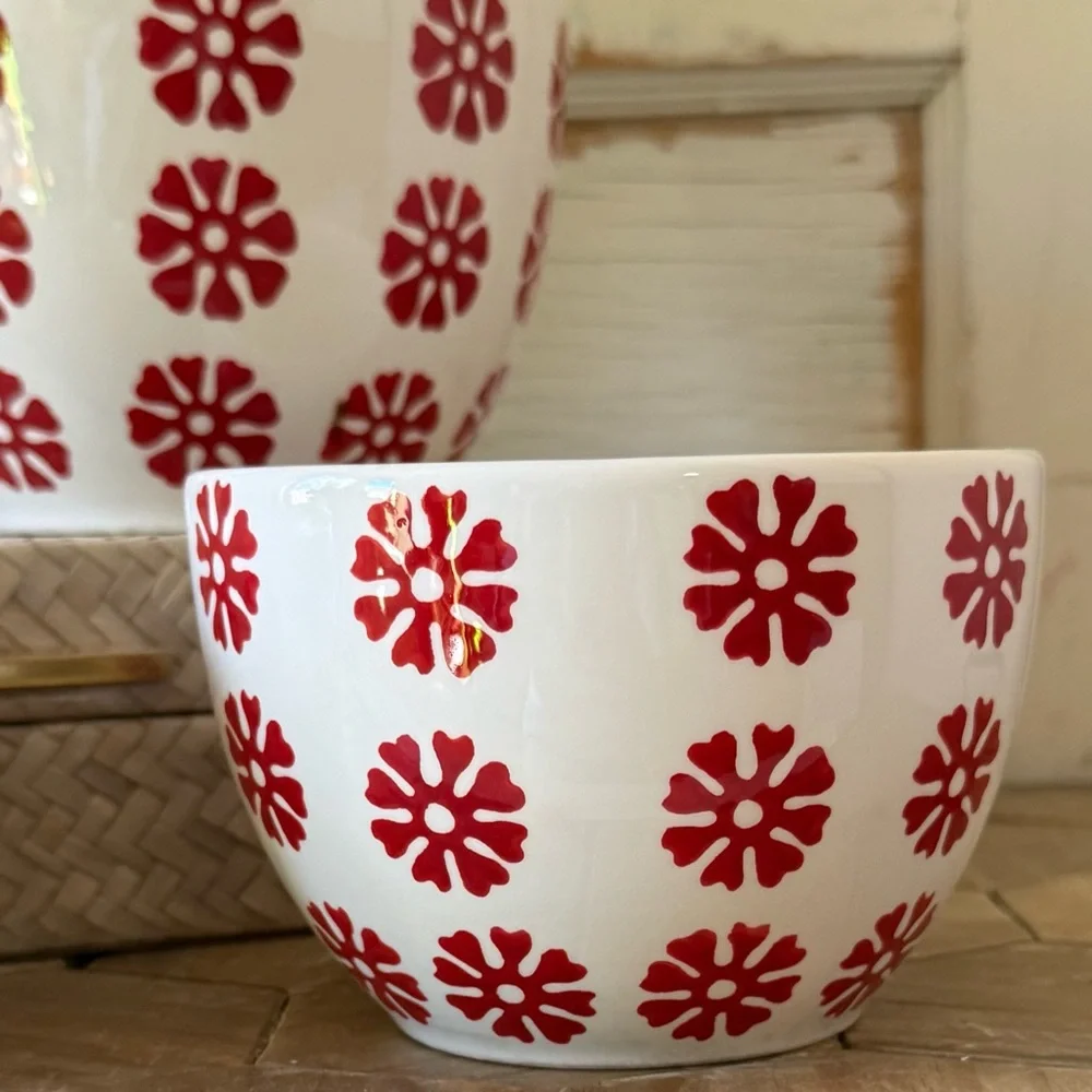 Crate & Barrel “Scandia” Nesting Bowls Mixing Set/3, Red & White